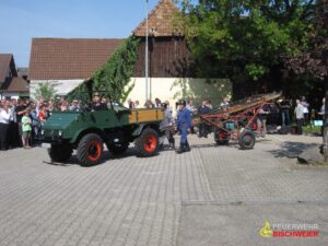 Die Alterskameradschaft während den Festlichkeiten zum 75. Jubiläum (2010) ©Feuerwehr Bischweier